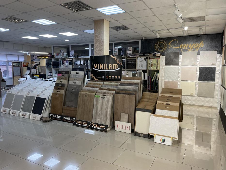 Фасадне приміщення в центрі міста, 2 поверх 180 м2