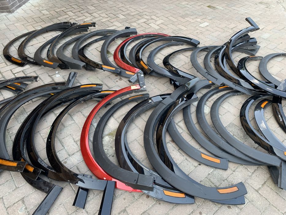 Ford Mustang Mach E накладка крила