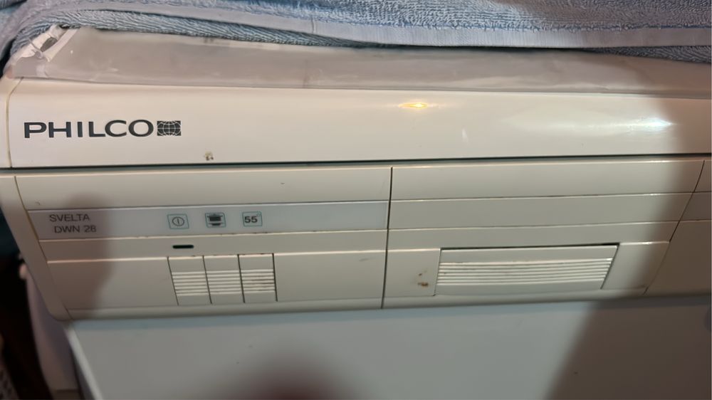 Maquina de lavar loica em bom estado funciona muito bem  nao faco entrega