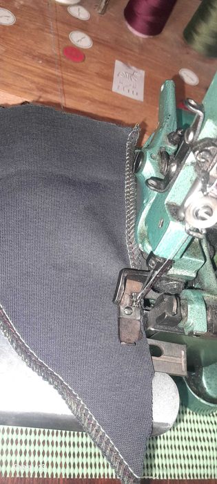 Оверлок прдам БУ