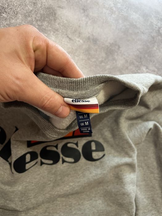 Світшот Ellesse в чудовому стані