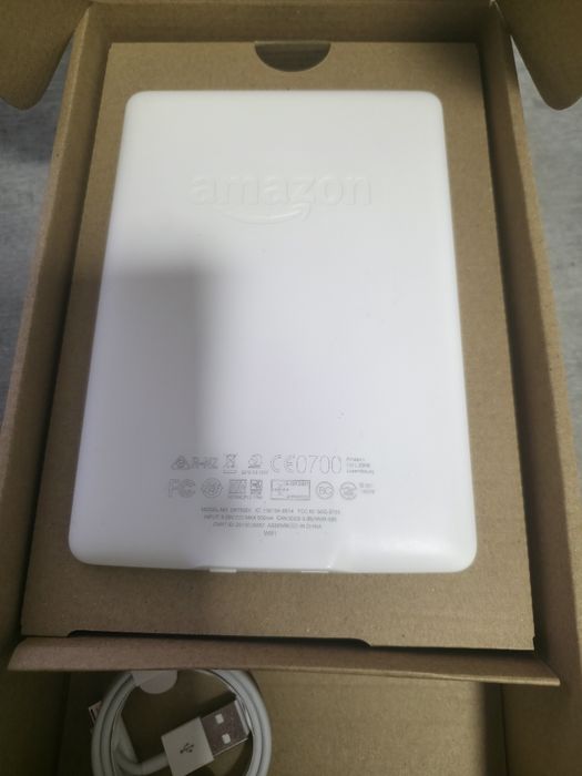 Kindle Paperwhite 7 покол. Підсвітка. 6 дюймів. Refurbished. HD екран. Чохол