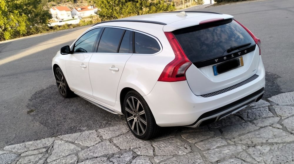 Volvo v60 1.6 D2 — photo 3