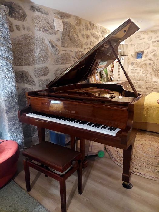 Piano de Cauda Hyundai com belo som