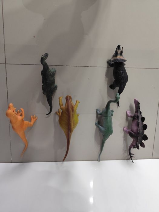 Dinossauros de borracha