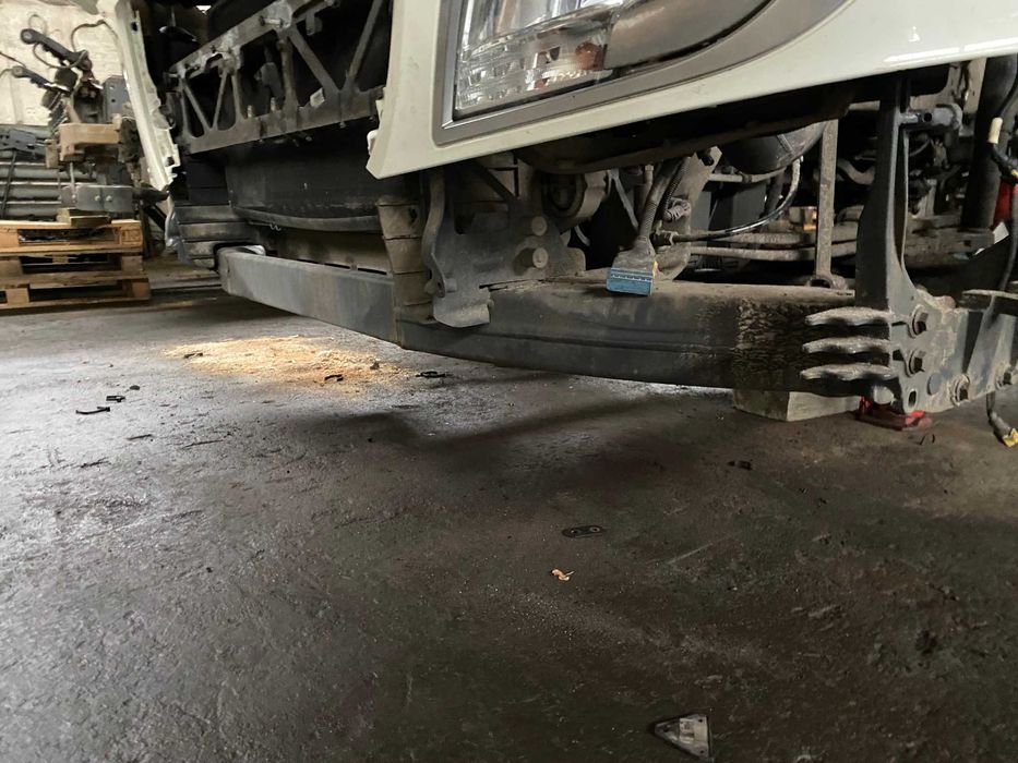 Бампер балка підсилювач бампера DAF XF 106 Euro 6 1907076 1911620