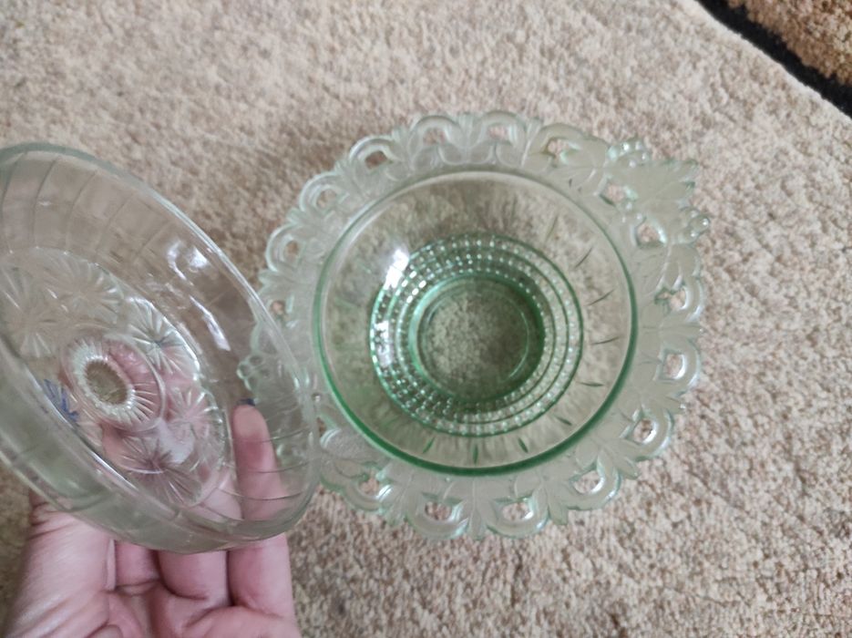 Винтажная сахарница из зелёного стекла