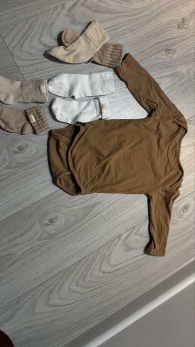 Зимова  дитяча шапка 40/42/44 ,боді, носочки