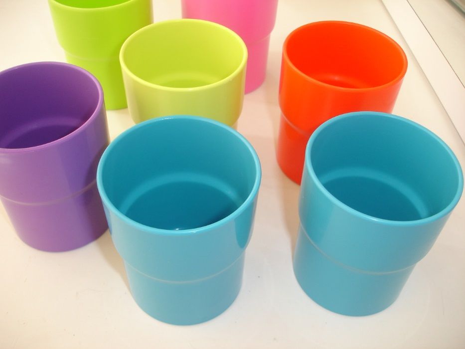 Copos de plástico DOMPLEX (vários)