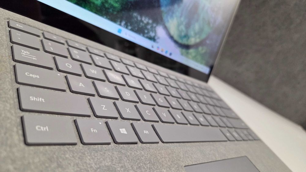 Surface Laptop 2 i5 8350U 8GB 128SSD 1769 Dotyk 2256x1504 Microsoft