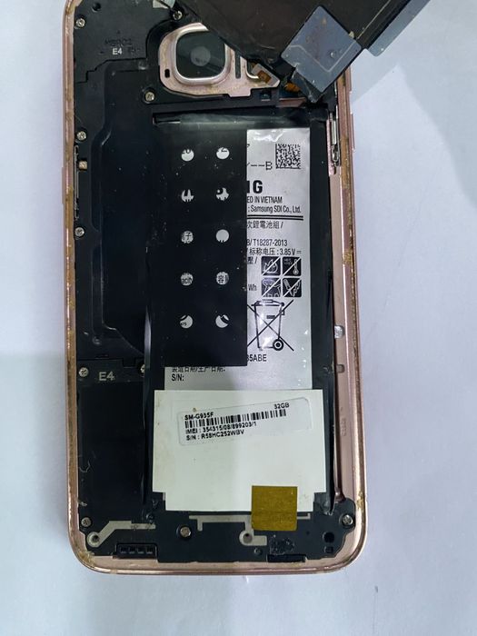 Смартфон на запчасти Samsung Galaxy  S7  Edge