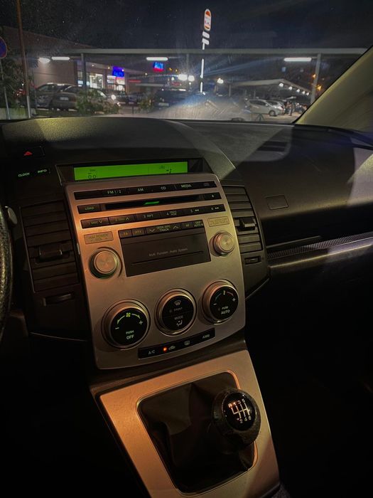 Mazda 5 2.0 7 Seater — photo 4