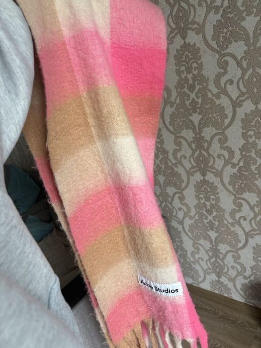 продам оригинальный розовый шарф Acne Studios (альпака, Италия)