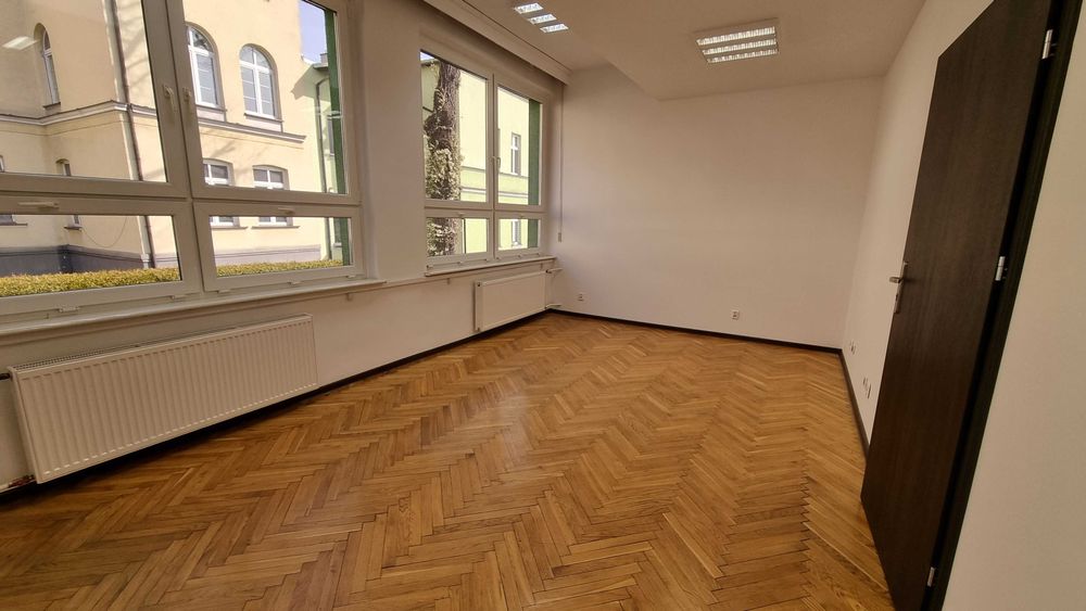 Wynajmę Lokal  19,90 m2 Bytom Moniuszki 26A Cena brutto z  opłatami