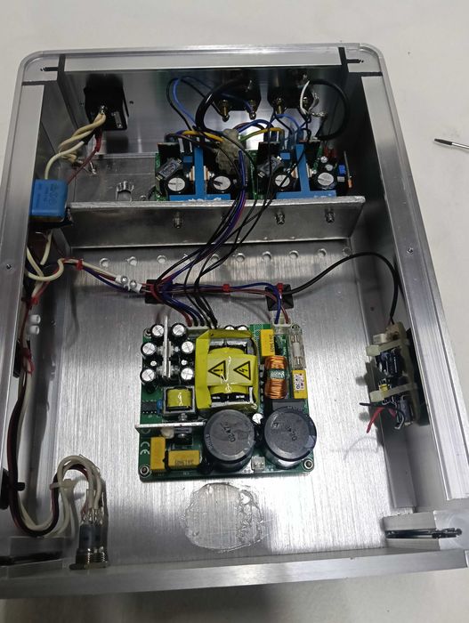 Amplificador com modulos Hypex de class D