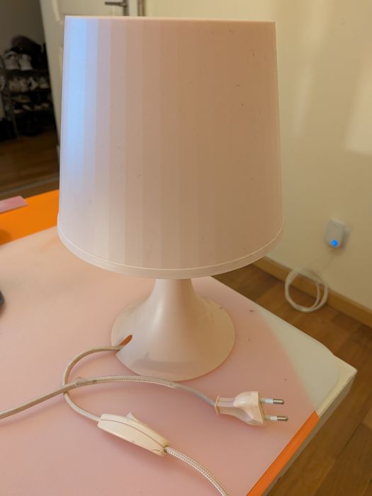 Candeeiro de mesa rosa / desk lamp