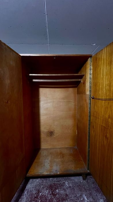 Шкаф для одежды с зеркалом