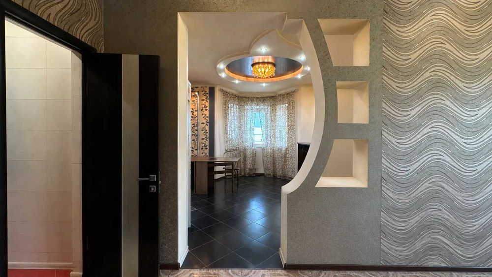 Продаж частини 2 поверхового будинку 360 м2 7 сот з окремим двором. Цегла. Нові Санжари №21511