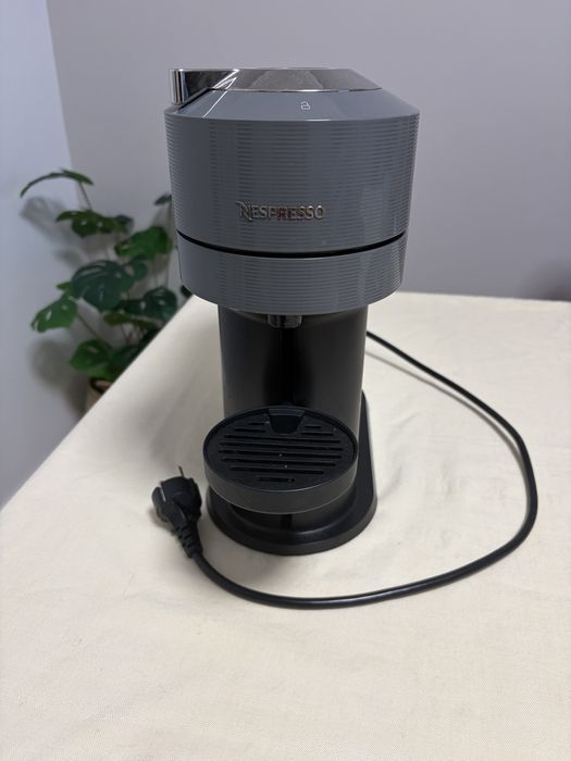Máquina Café Nespresso Vertuo Next D Dark Grey