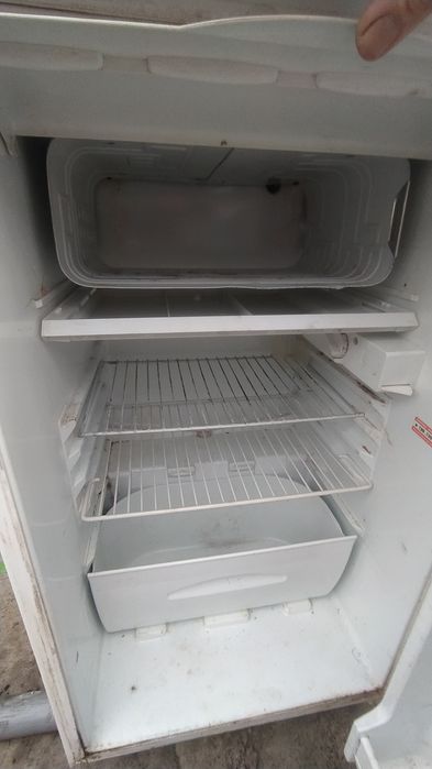 Indesit холодильник