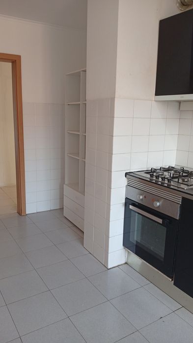 Quarto partilhado,boa localização da amadora