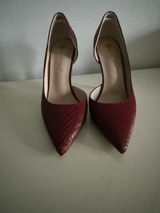 Продам жіночі лабутени