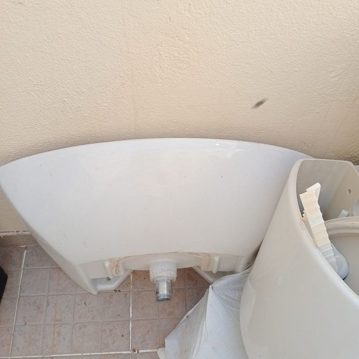 Lavatório e autoclismo