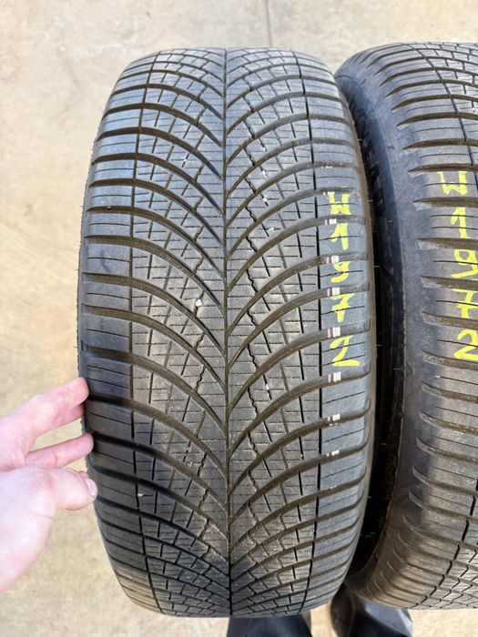 235/55/18 Goodyear Vector 4Seasons Gen-3