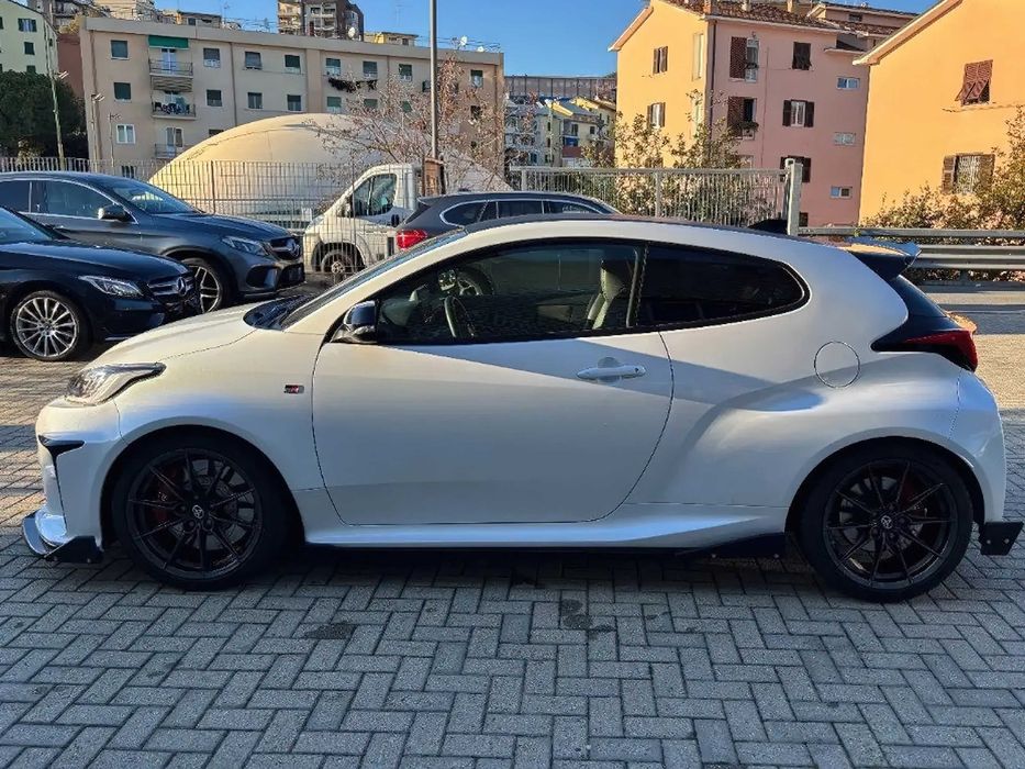 Toyota Yaris      2023