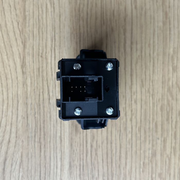 Кнопка електронного ручника Citroen C4 / Peugeot 3008 5008