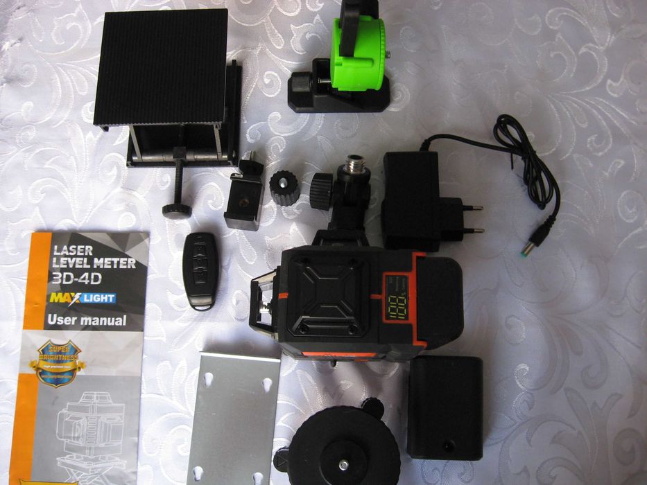 Poziomica laserowa HILDA 4D 16 linii 360 + 2x akumulator, walizka