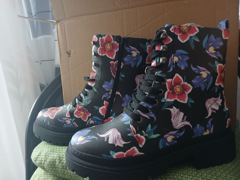 Kozaki botki w kwiaty