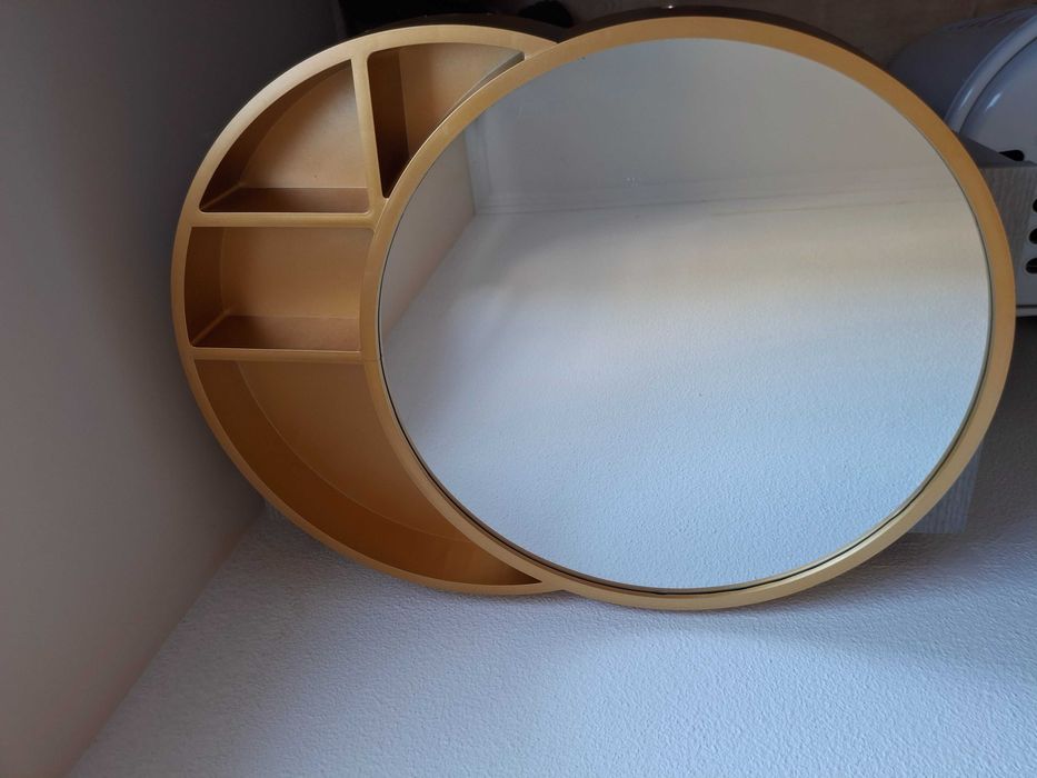 Espelho Decorativo Dourado com Prateleira/Organizador – Como Novo