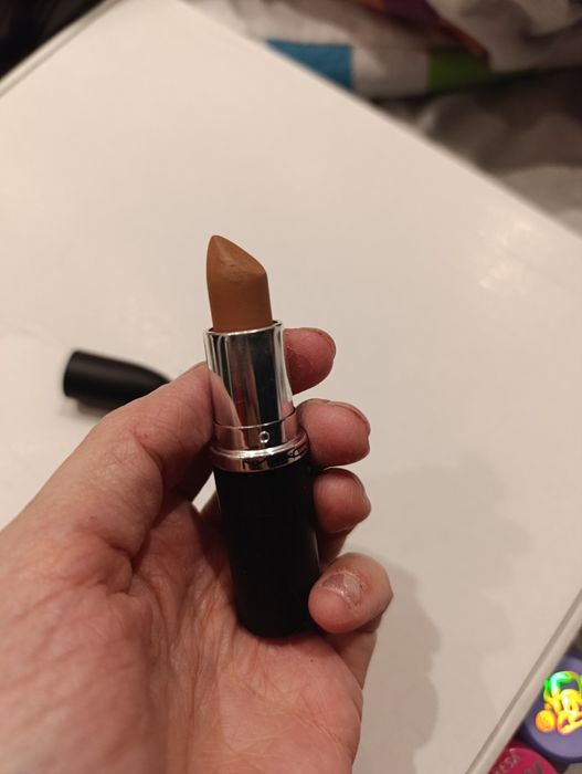 MAC szminka kolor Yash