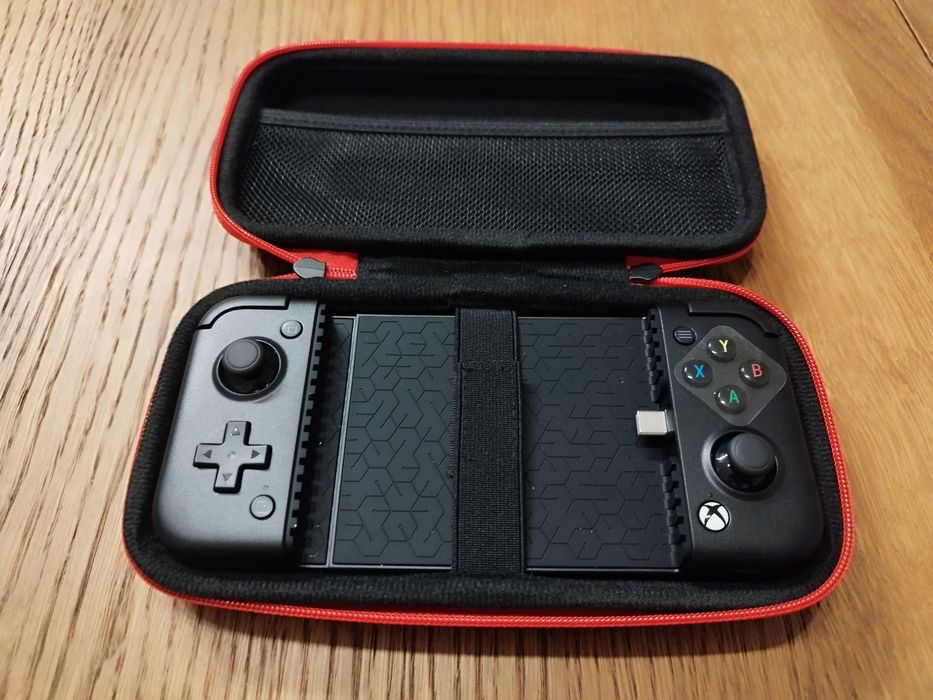 Kontroler GameSir X2 Pro Black USB-C z uchwytem na telefon