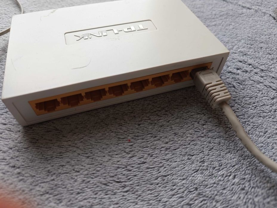 Router TP-LINK+ kabelek