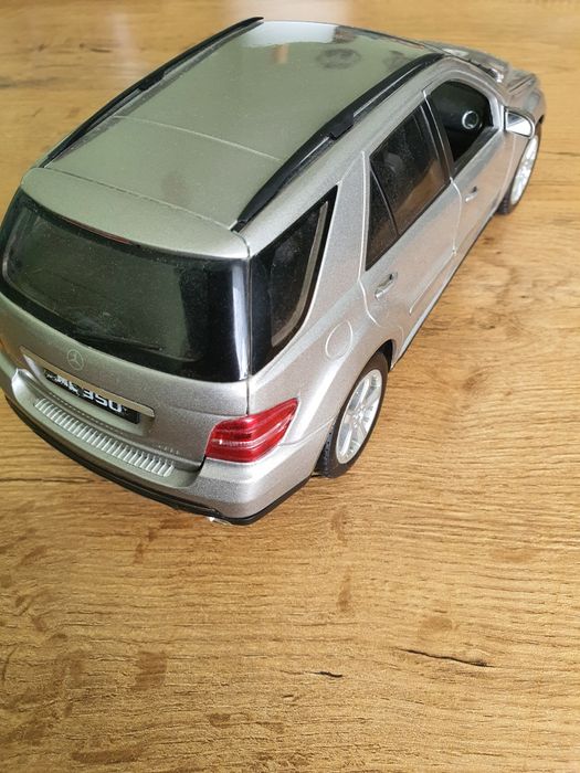 Welly Mercedes ML164 1:18 piękny