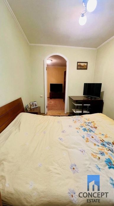 Продам большую 3 комн. квартиру 61 м2 ул.Независимости (Титова)