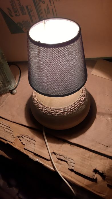 Two fully functional table lamps424831291219005441