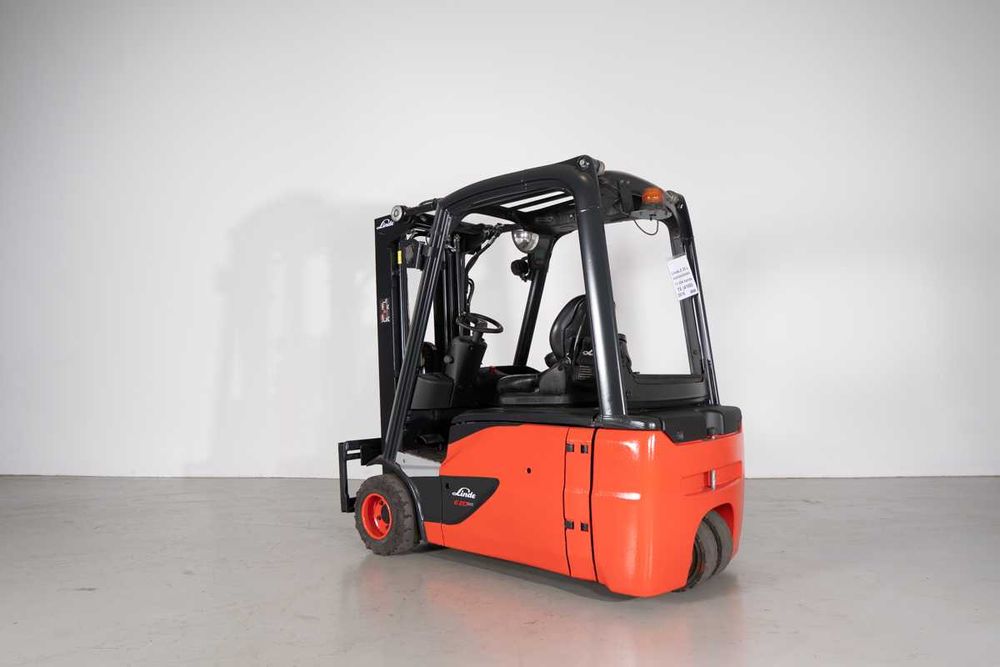 Empilhador Elétrico Linde E20L 2.000 kg | Usado