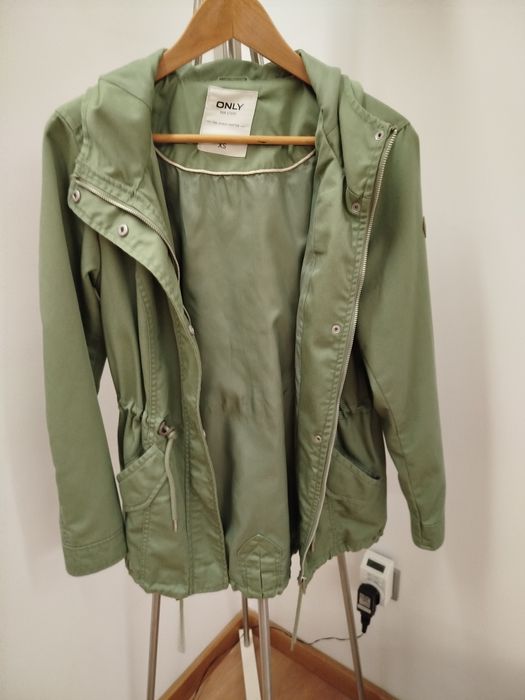 2 casacos ONLY tamanho XS