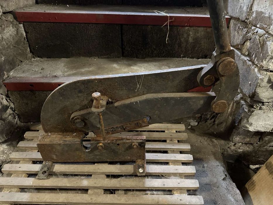 Гильотина по металлу листовой металл