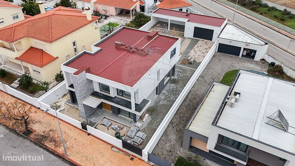 Moradia T5 para venda
