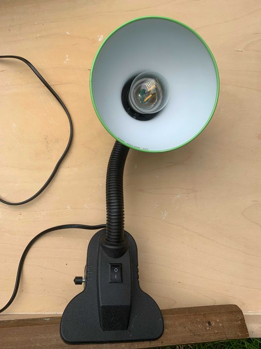 Lampka biurkowa z klipsem