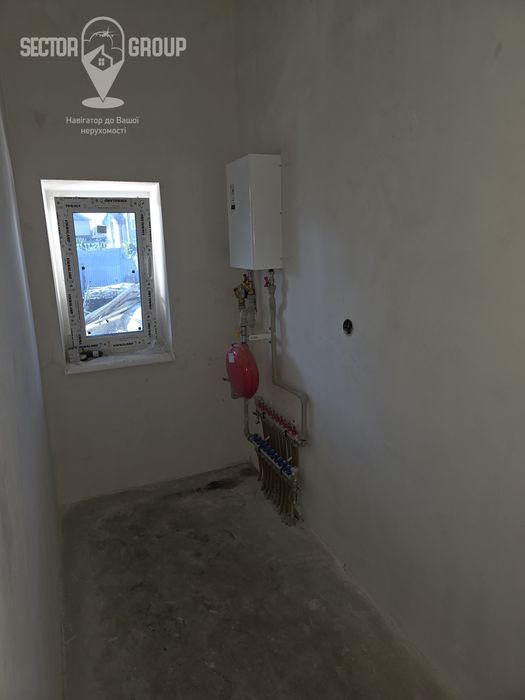 Напроти лікарні. 100кв.м., 2 тераси, 6 соток.