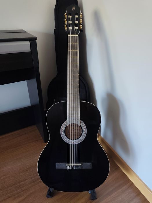 Guitarra Clássica Gomez GOMEZ001/BK (Preta) – Como Nova + Saco