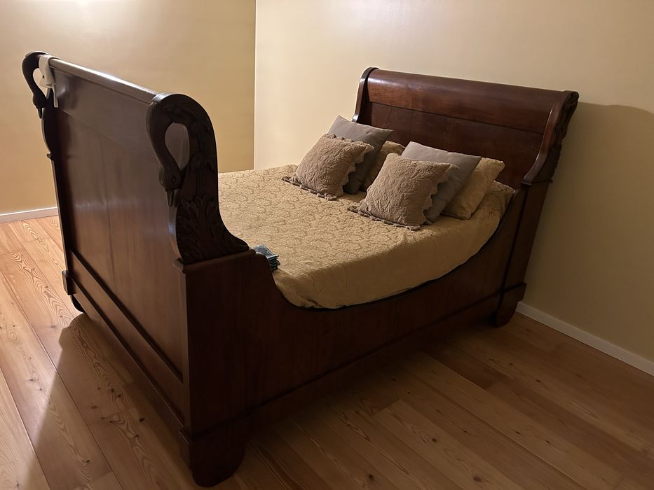 Cama antiga bico de pato