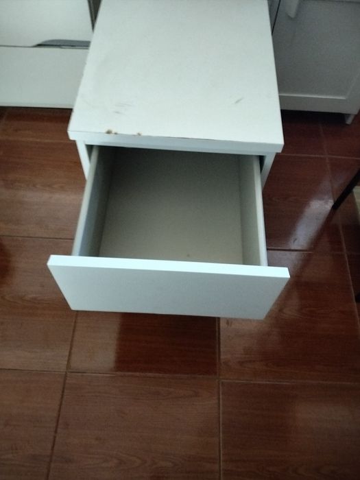 2  mesinhas cabeceira