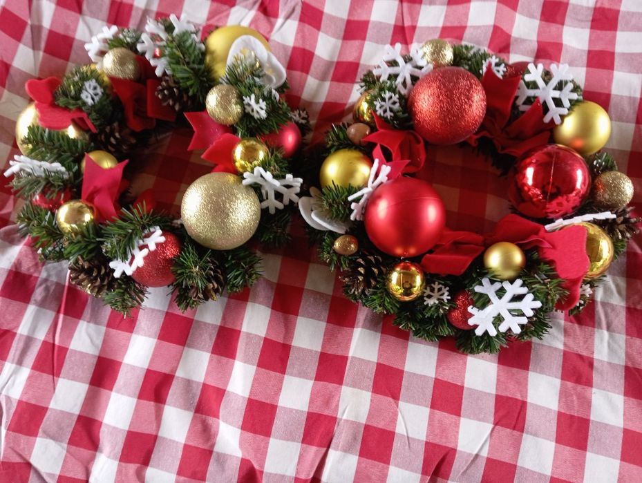 Продаю новорічні віночки