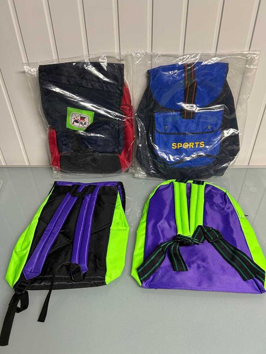 4 mochilas de escola Vintage